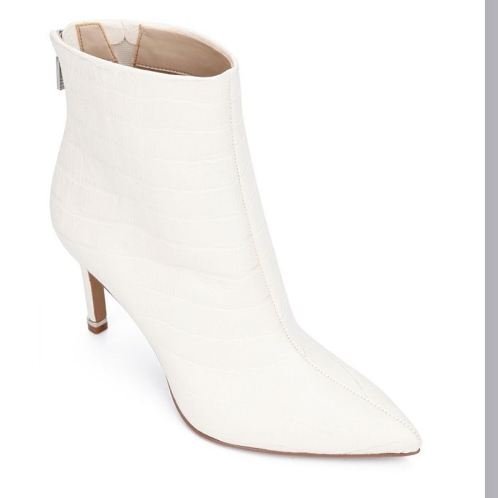 Kenneth Cole Riley bootie, NWT, 9